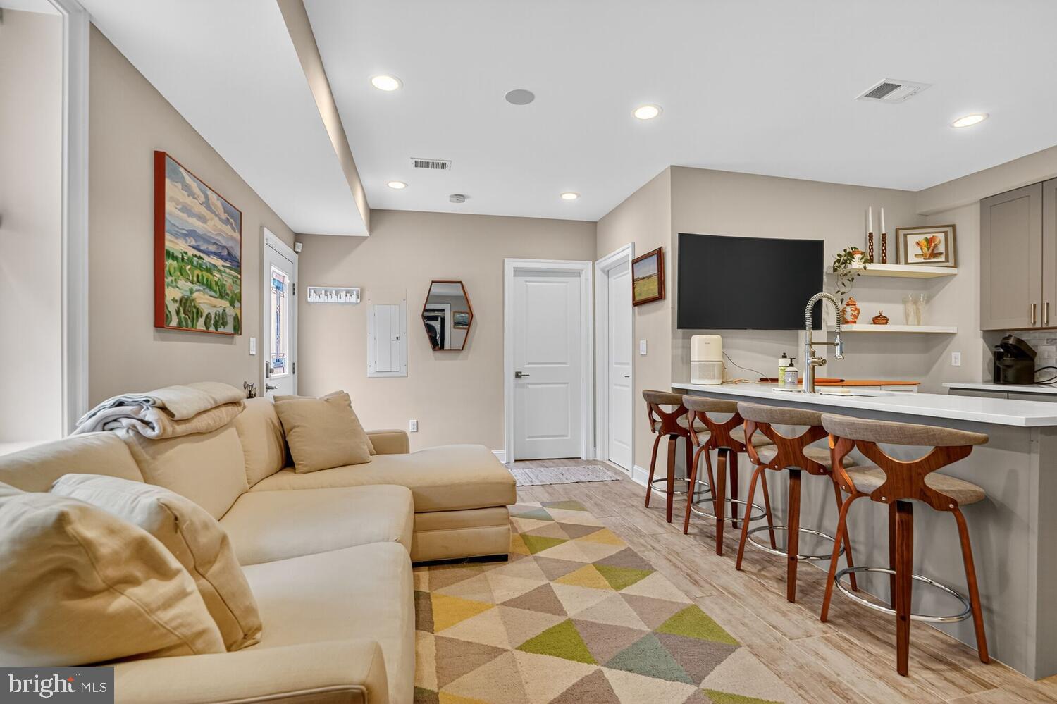 1014 10TH STREET NE 1