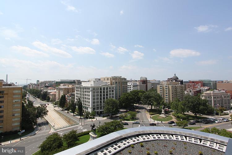 1 SCOTT CIRCLE NW 814
