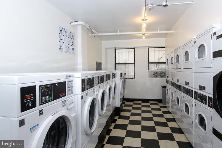 1 SCOTT CIRCLE NW 814