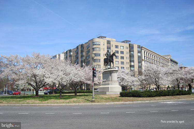 1 SCOTT CIRCLE NW 814