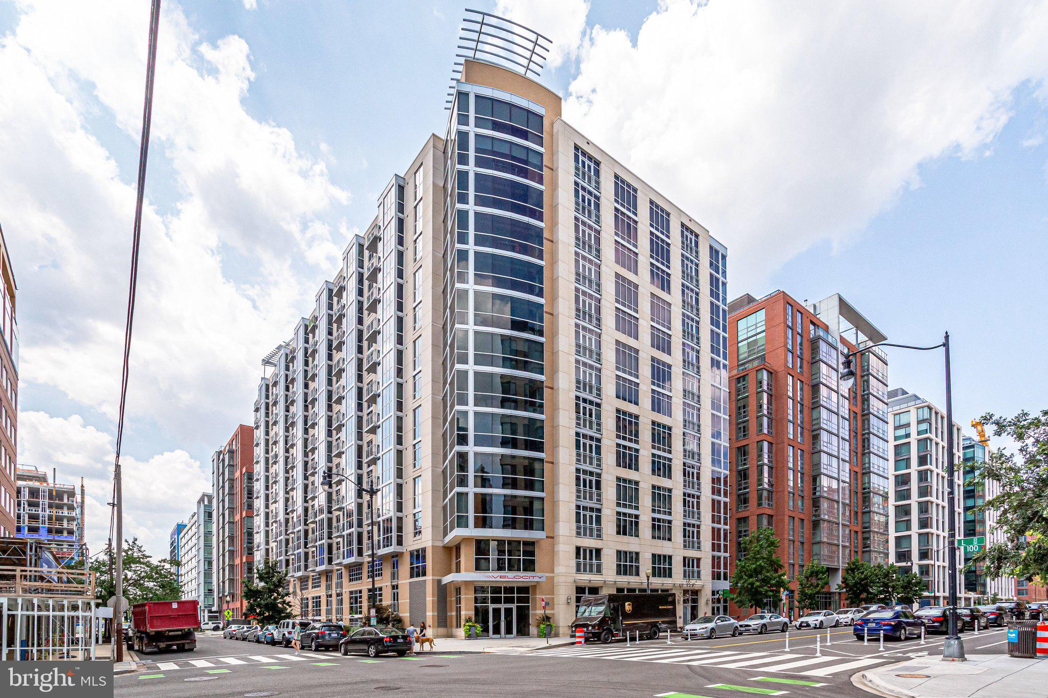 1025 1ST STREET SE 907