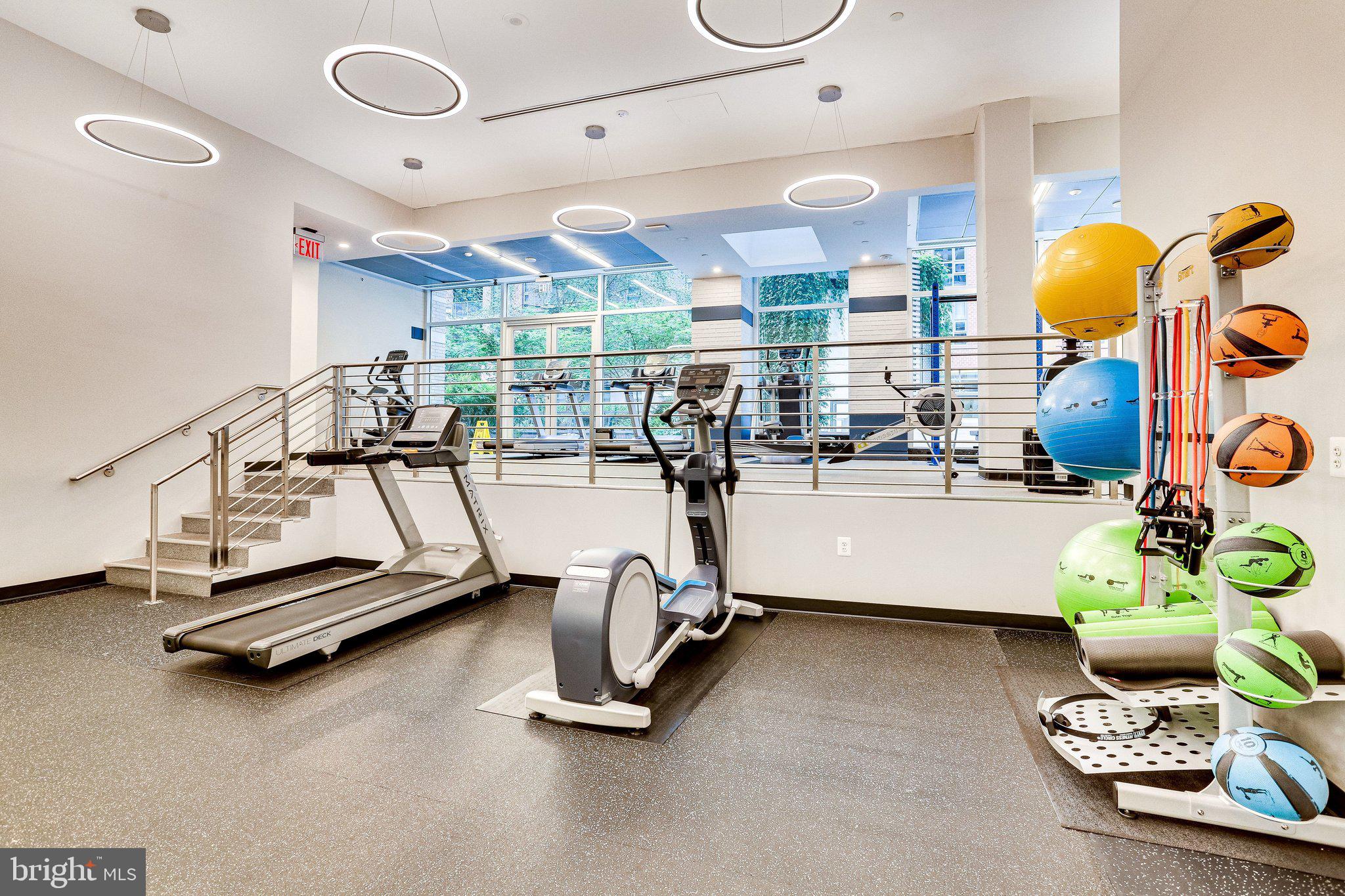 1025 1ST STREET SE 907