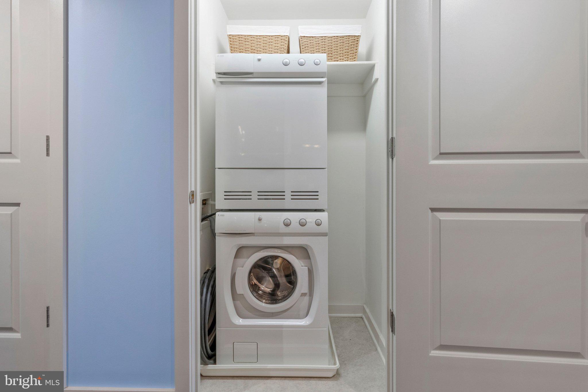 1025 1ST STREET SE 907