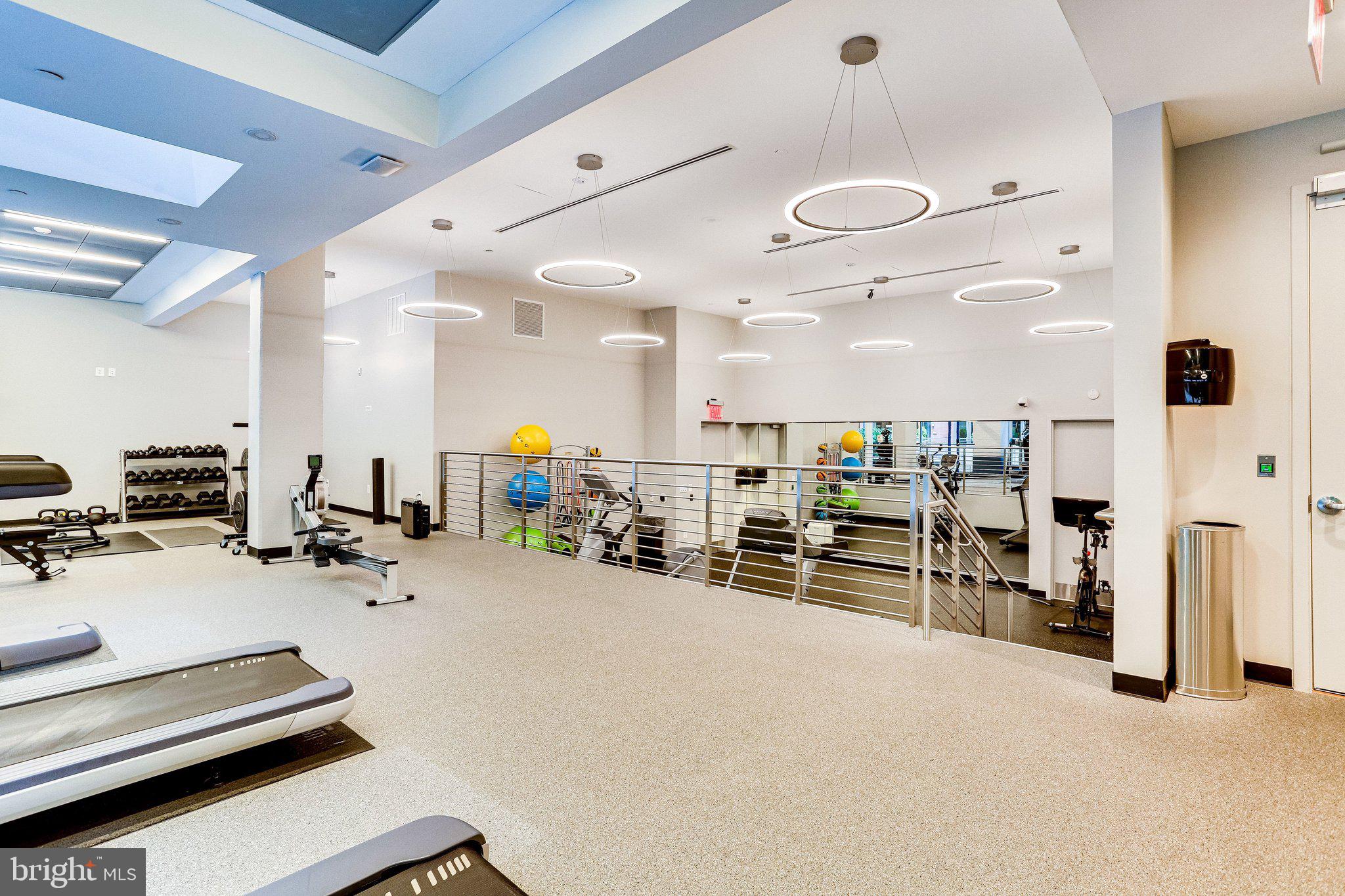 1025 1ST STREET SE 907