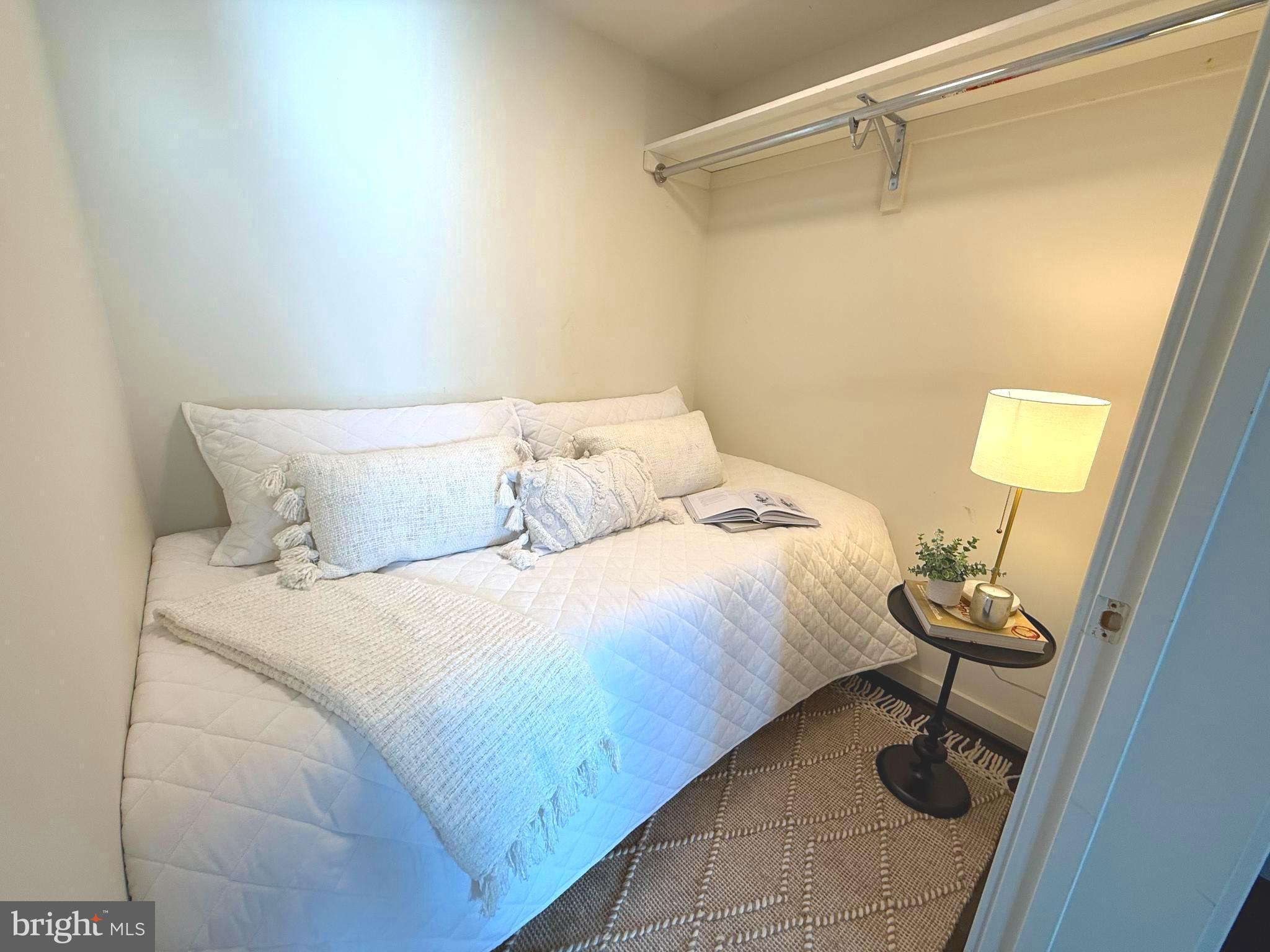 1025 1ST STREET SE 907