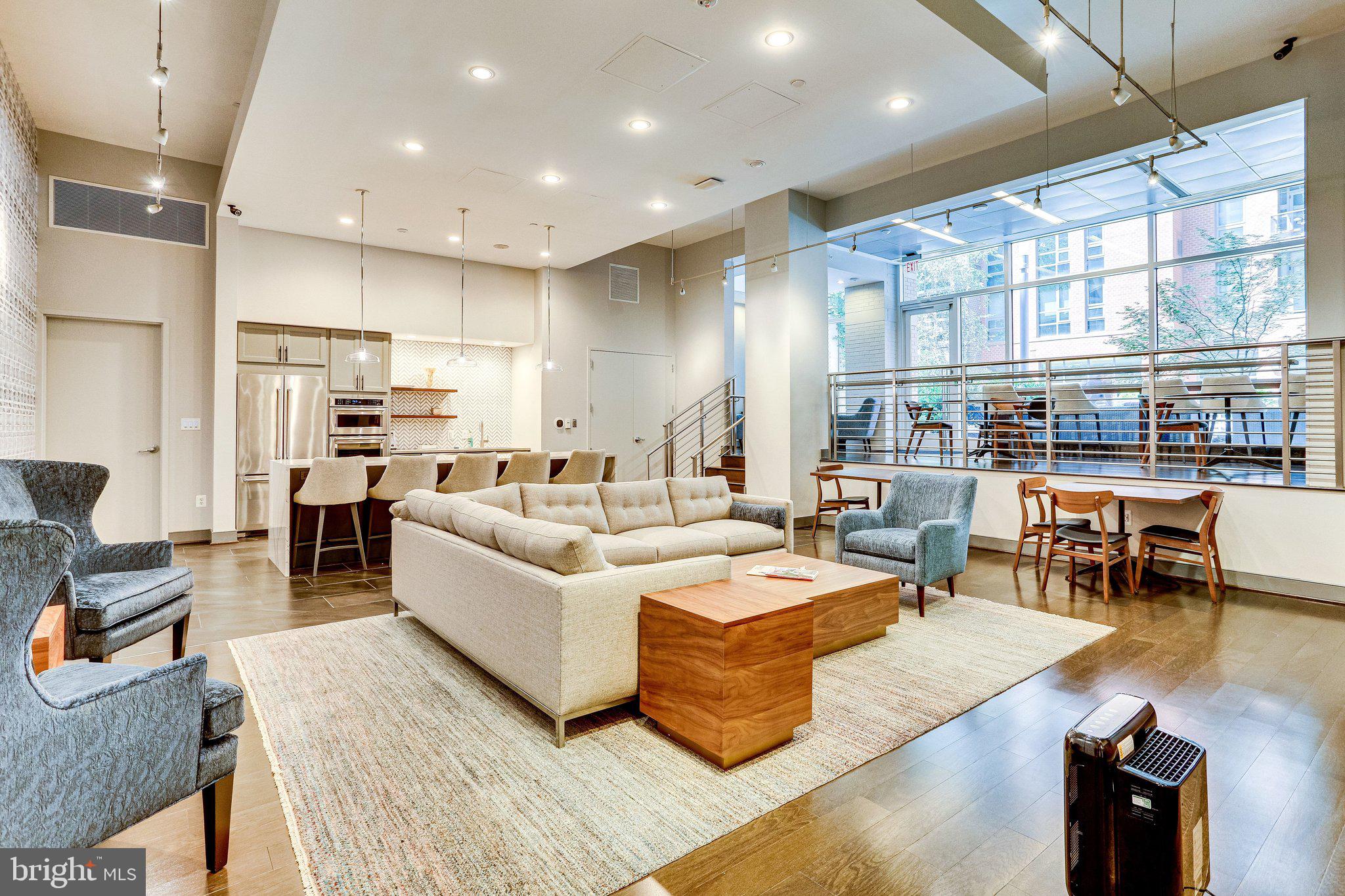 1025 1ST STREET SE 907