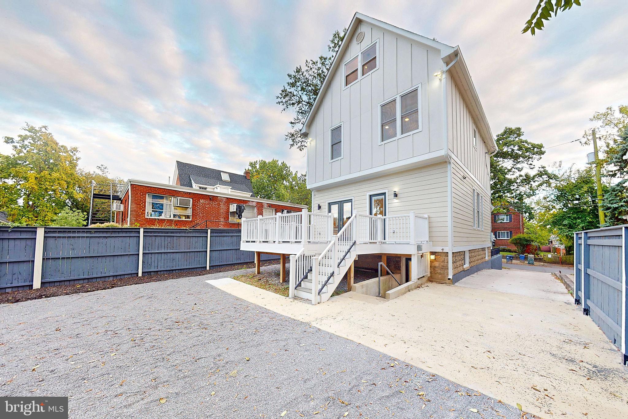 2806 FRANKLIN STREET NE