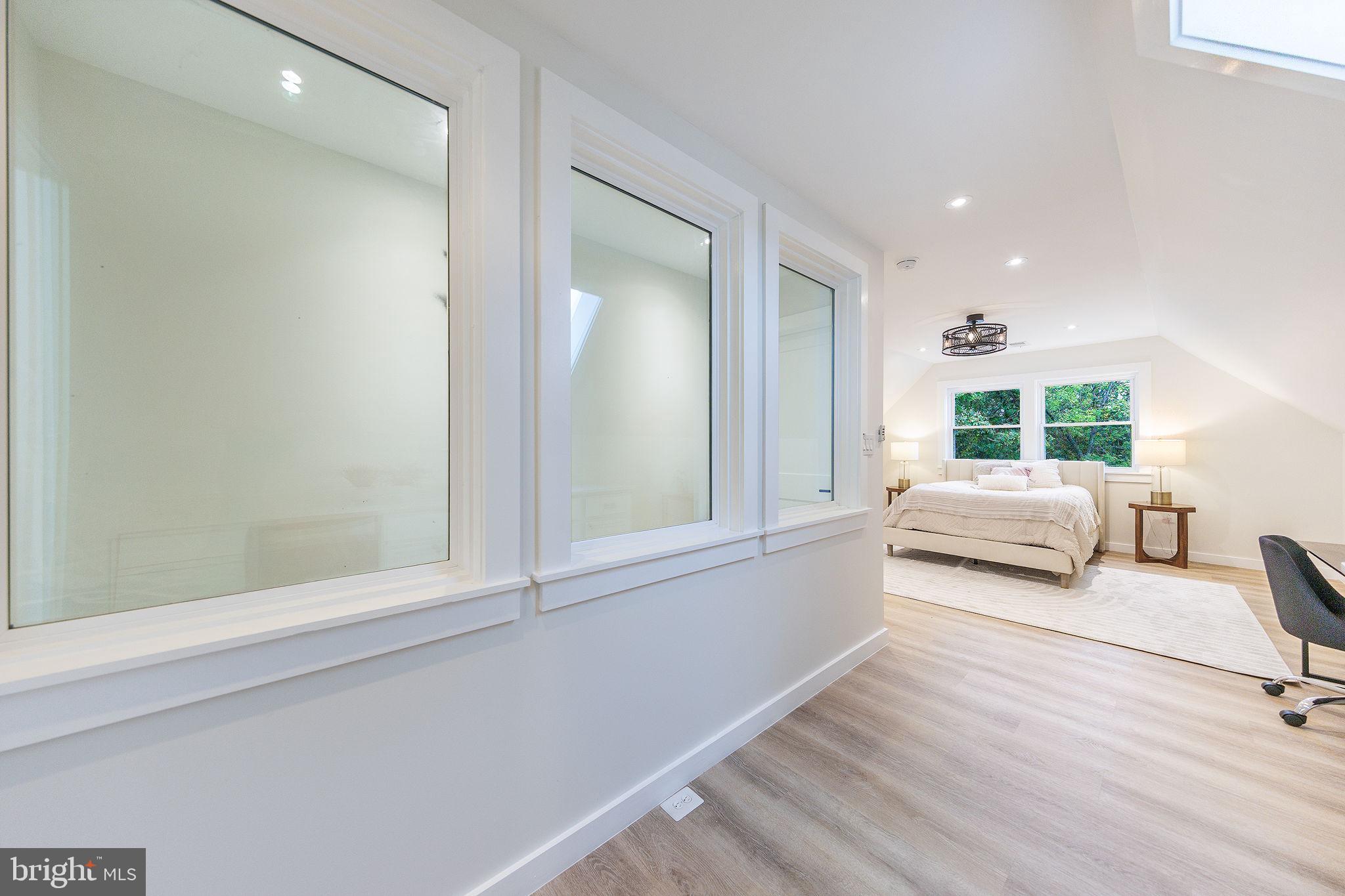 2806 FRANKLIN STREET NE