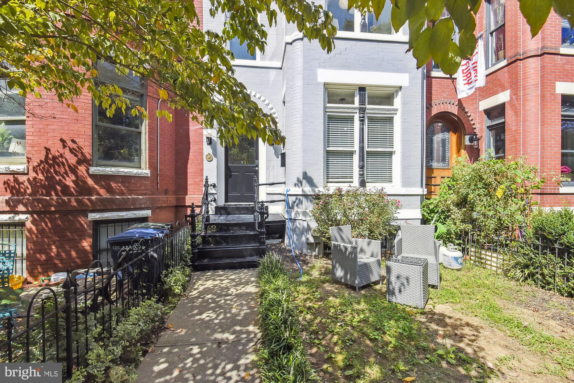 1214 EAST CAPITOL STREET NE