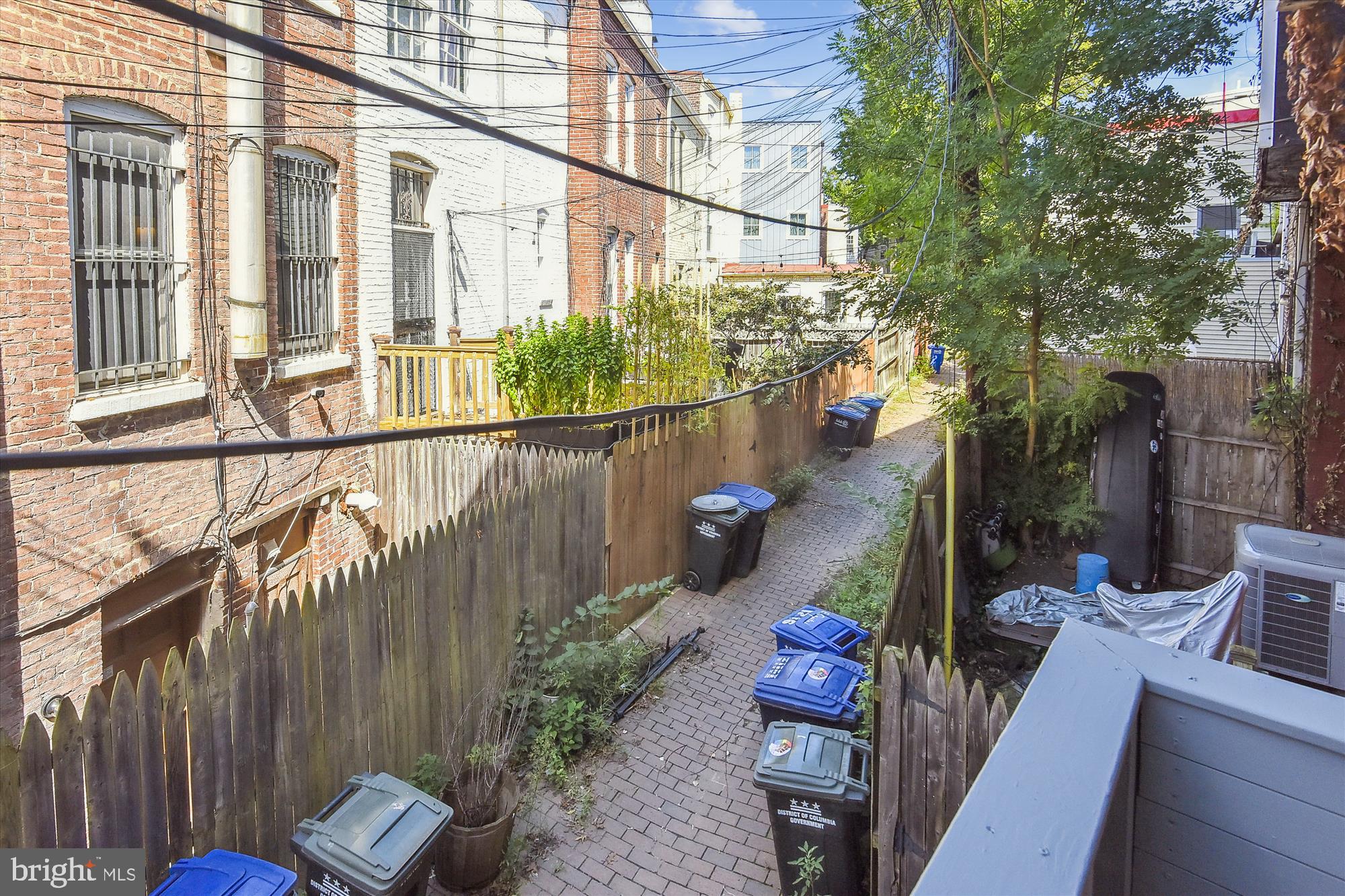 1214 EAST CAPITOL STREET NE