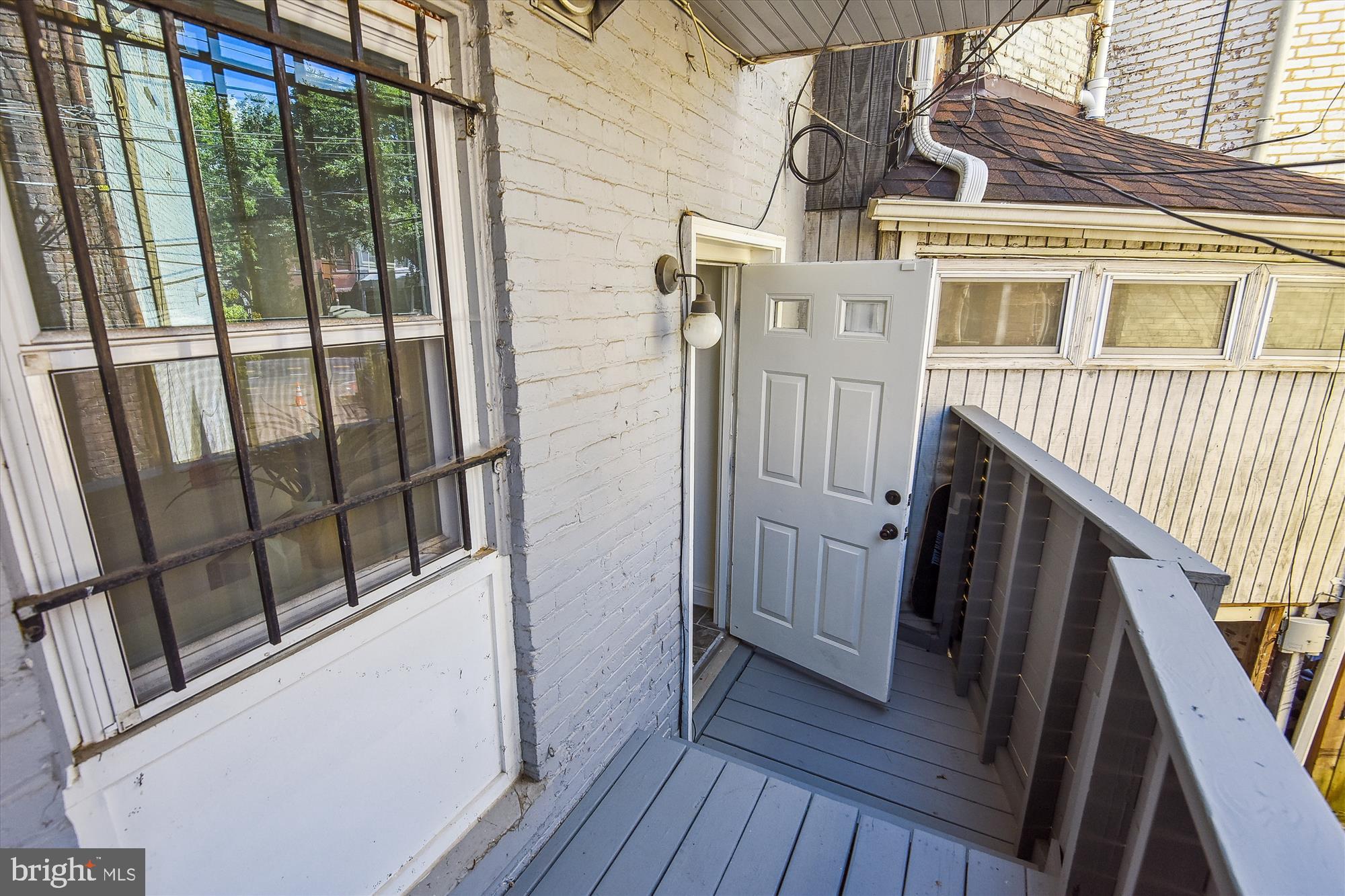 1214 EAST CAPITOL STREET NE