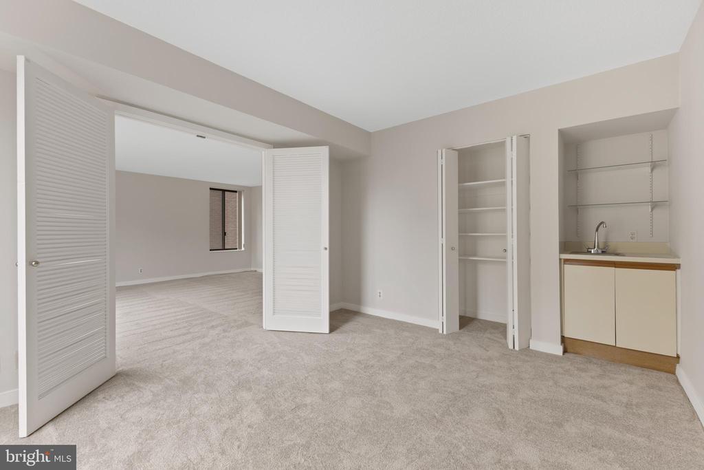 1099 22ND STREET NW 601