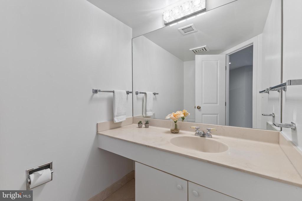 1099 22ND STREET NW 601