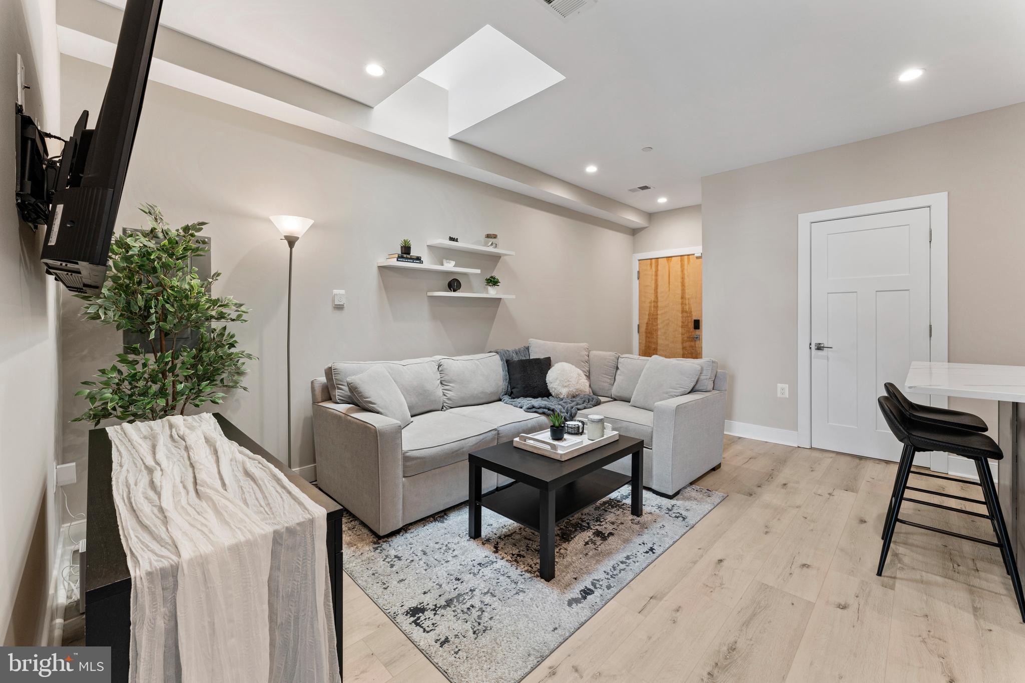 818 NW KENNEDY STREET NW 9