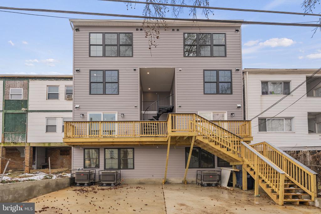 1242 MEIGS PLACE NE 3