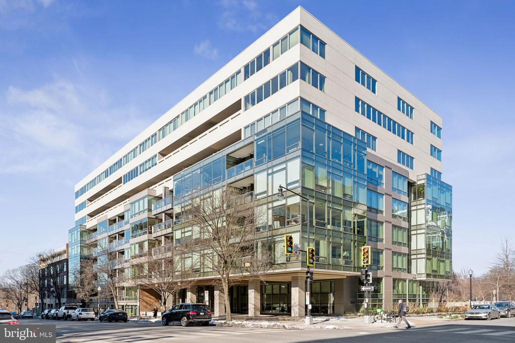 2501 M STREET NW 207