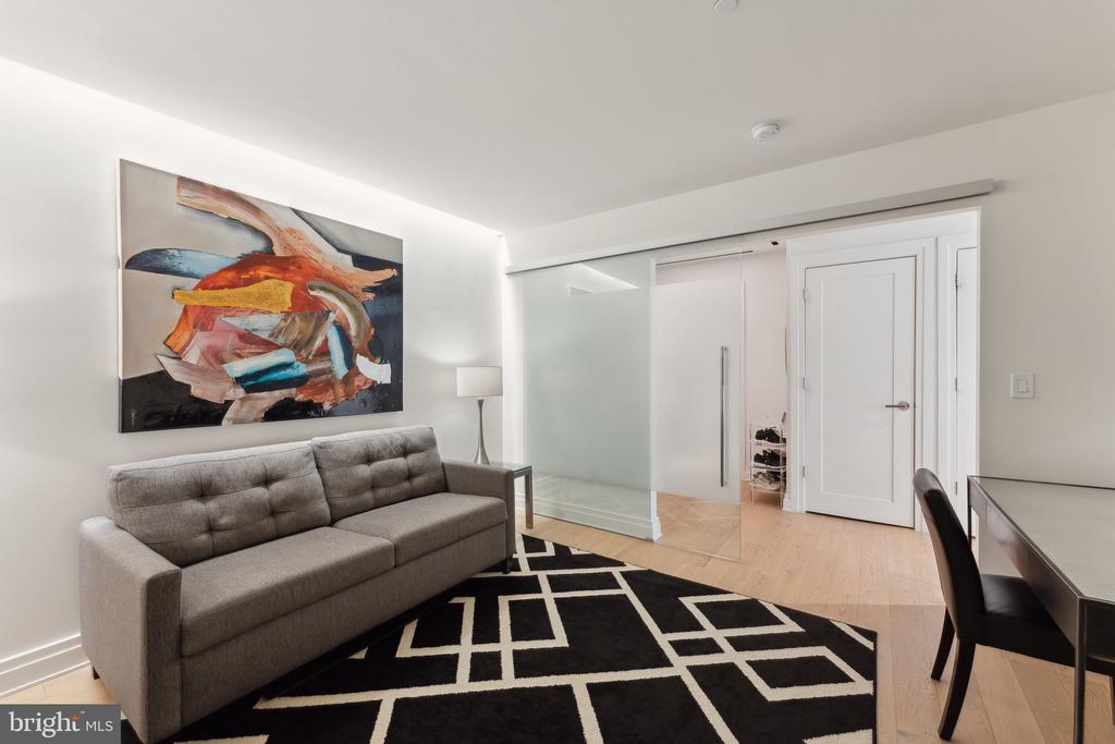 2501 M STREET NW 207
