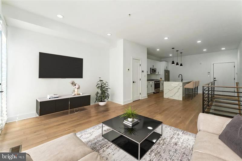 3916 14TH STREET NW 2