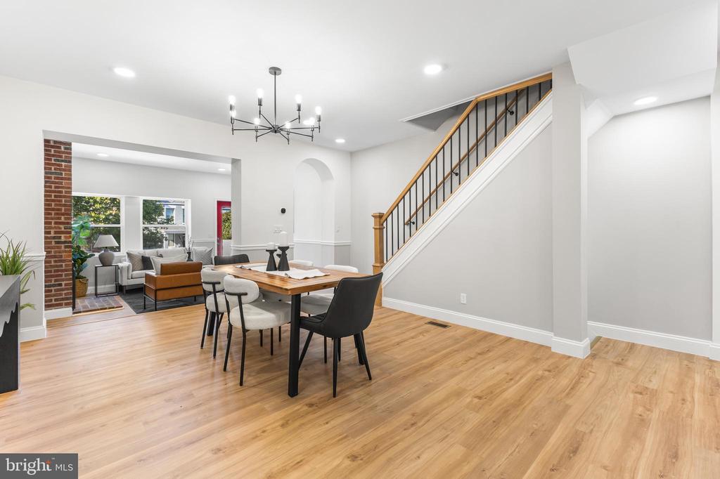 329 15TH STREET NE