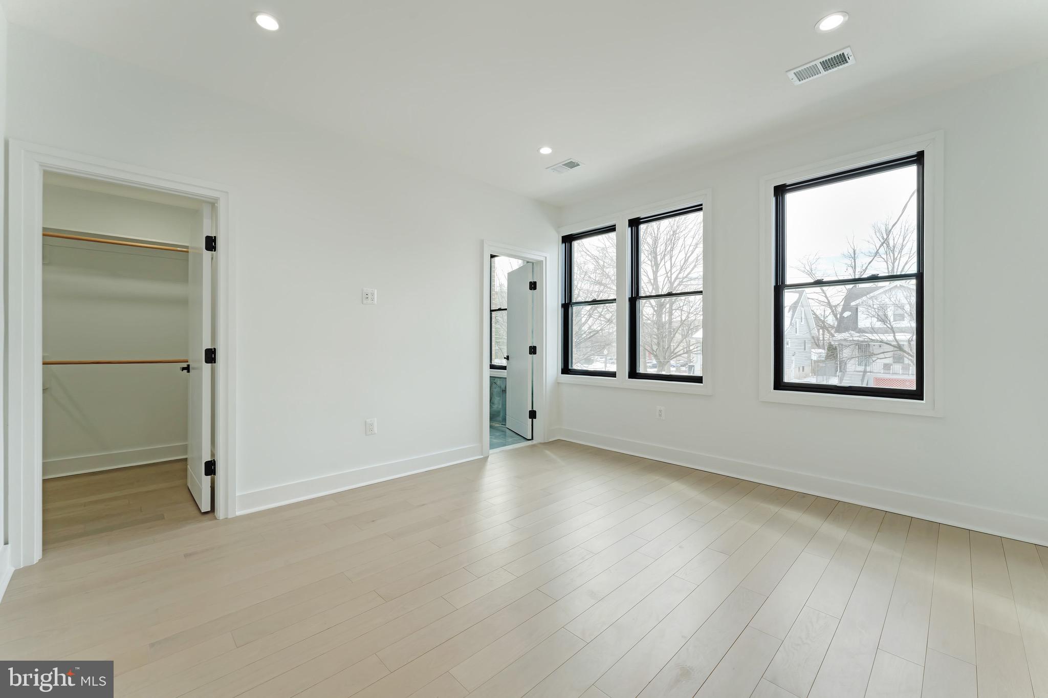 4411 ILLINOIS AVENUE NW