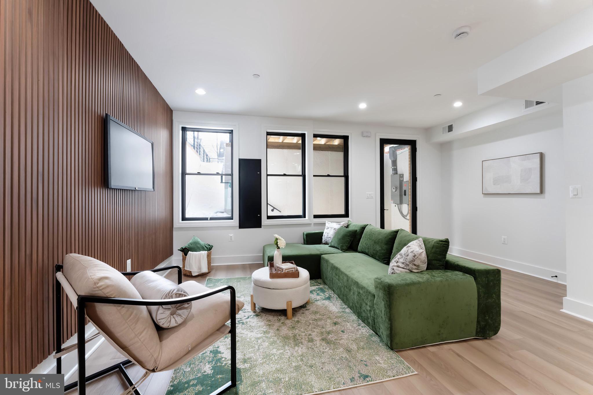 4411 ILLINOIS AVENUE NW