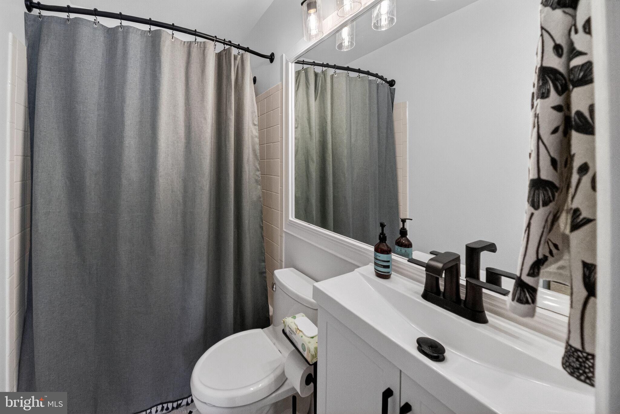 1218 PERRY STREET NE 201