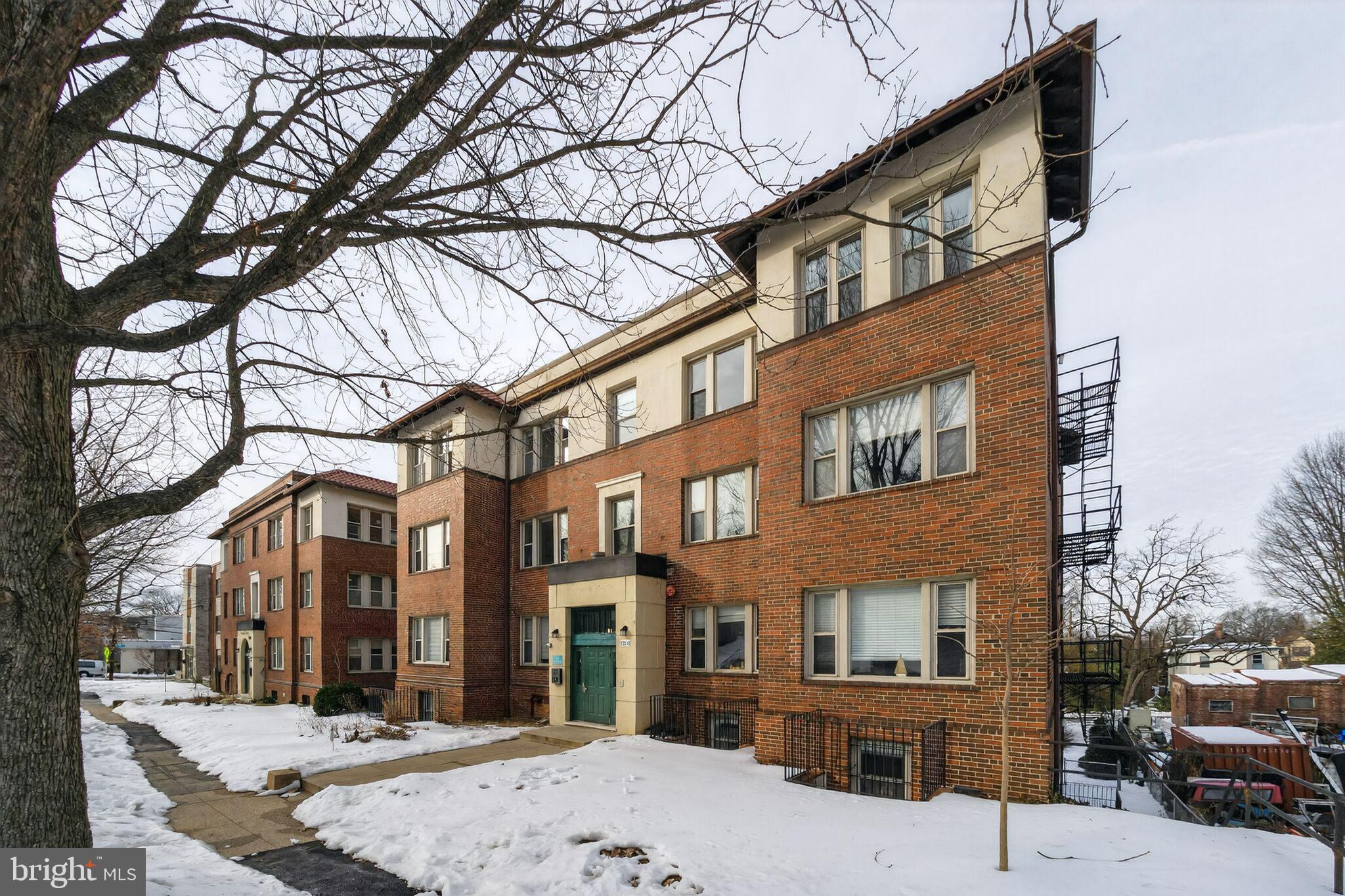 1218 PERRY STREET NE 201