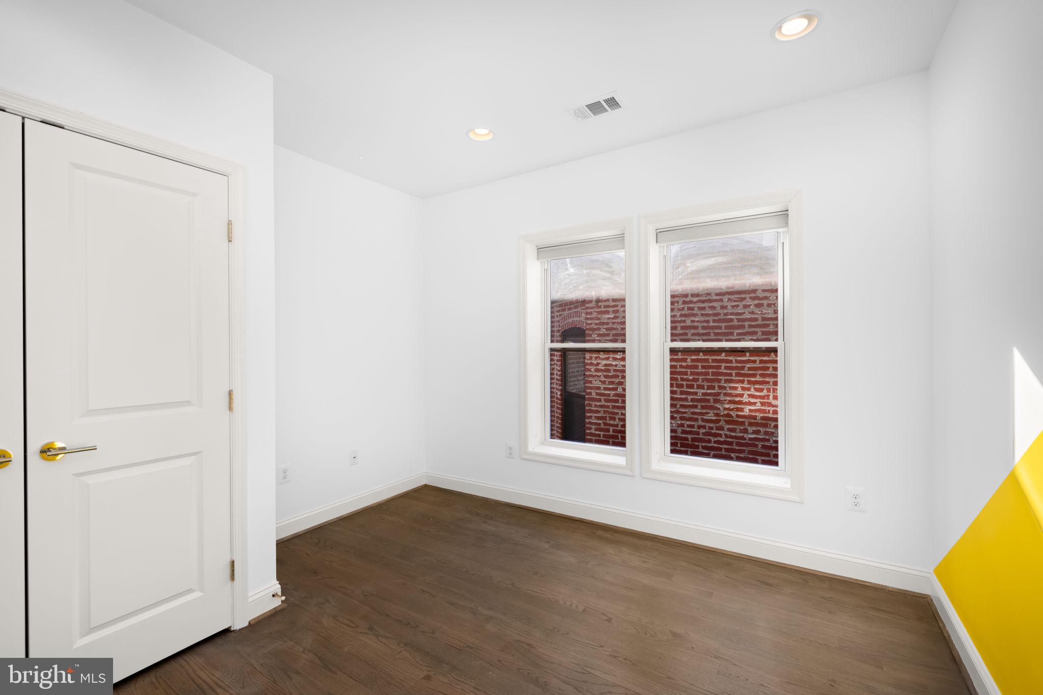 758 GRESHAM PLACE NW