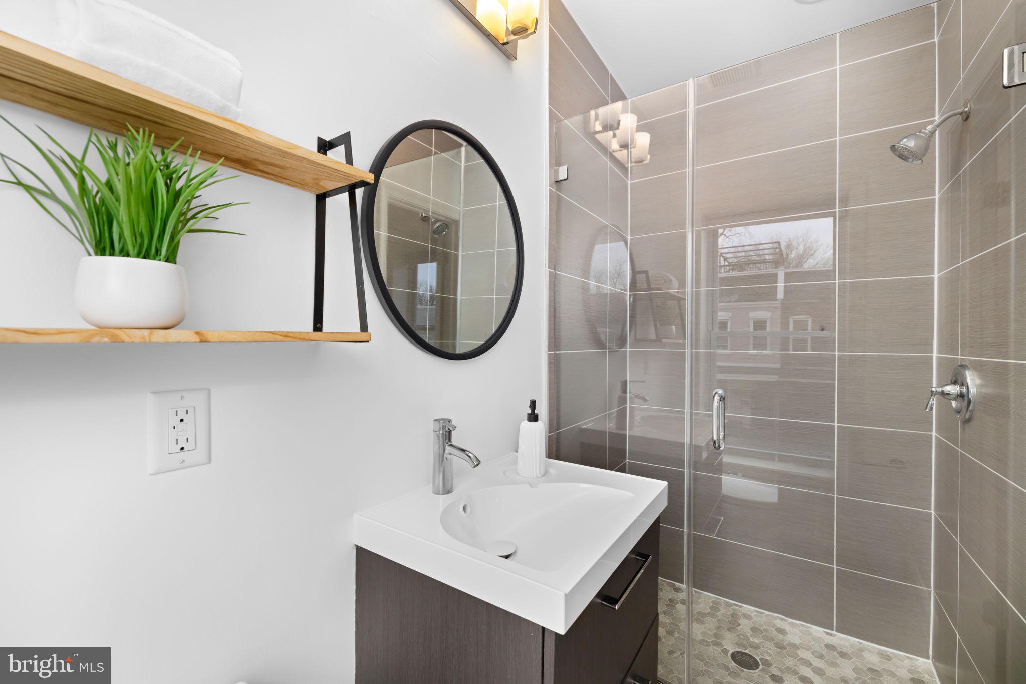 758 GRESHAM PLACE NW