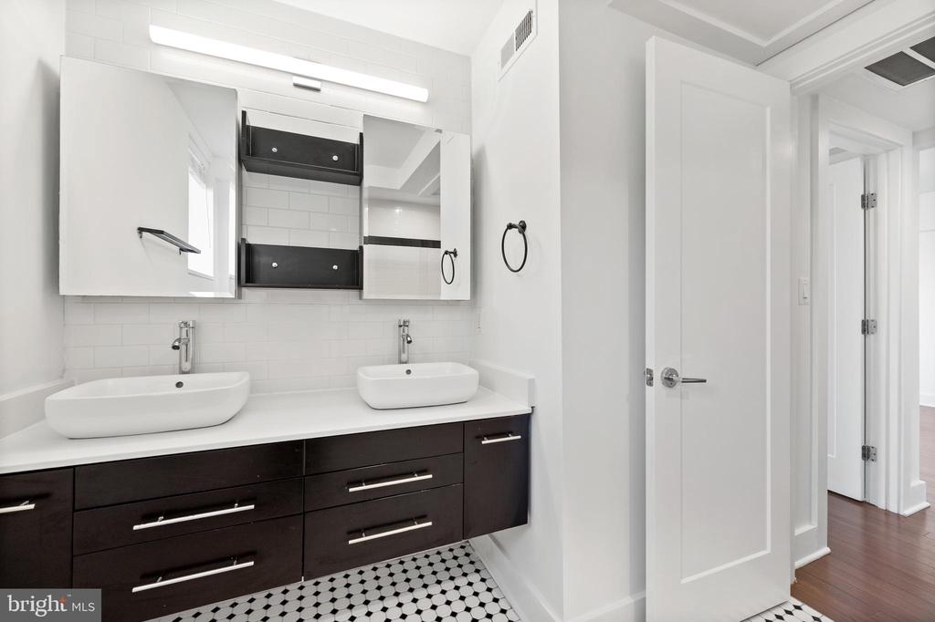 110 GALLATIN STREET NW 11