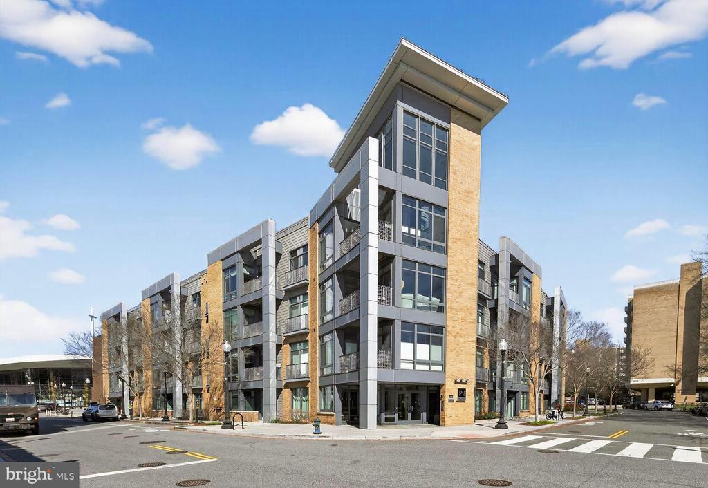 525 WATER STREET SW 314