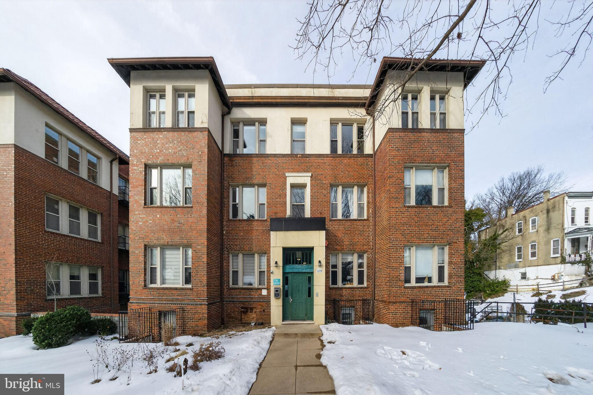 1218 PERRY STREET NE 201