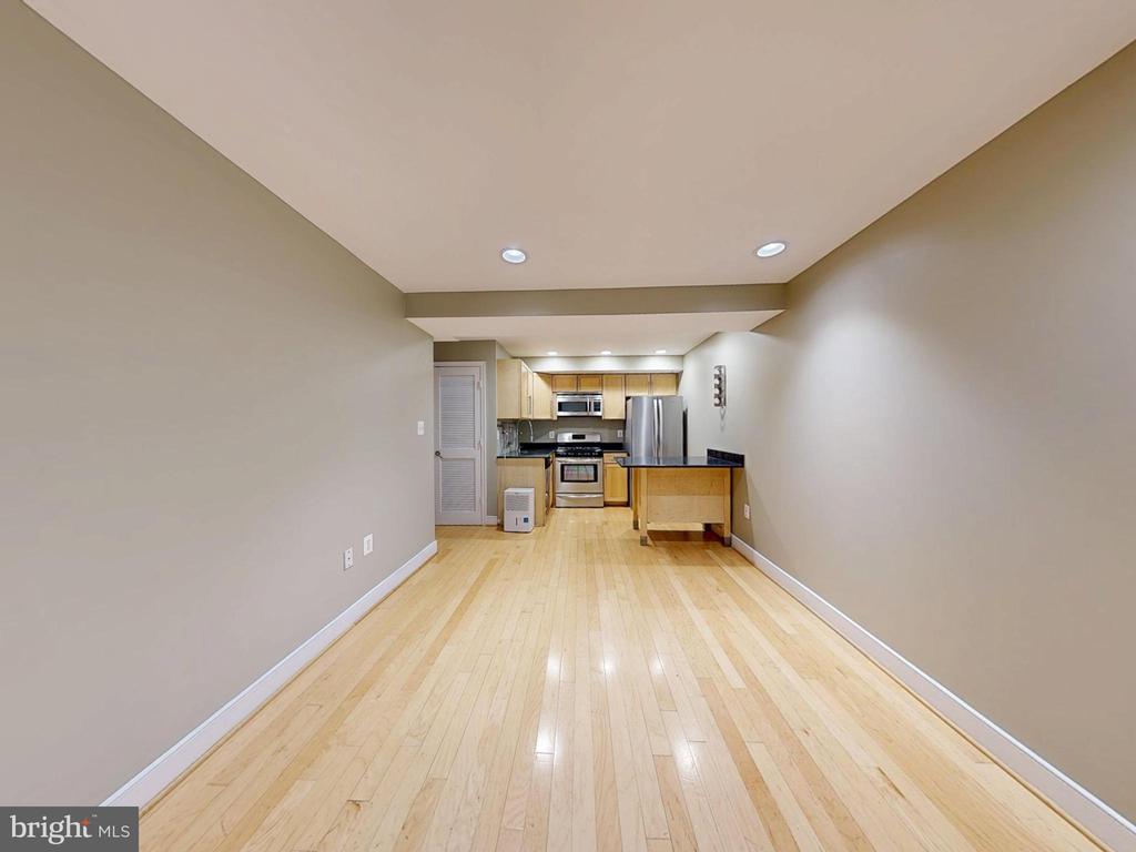 6 RHODE ISLAND AVENUE NW 2
