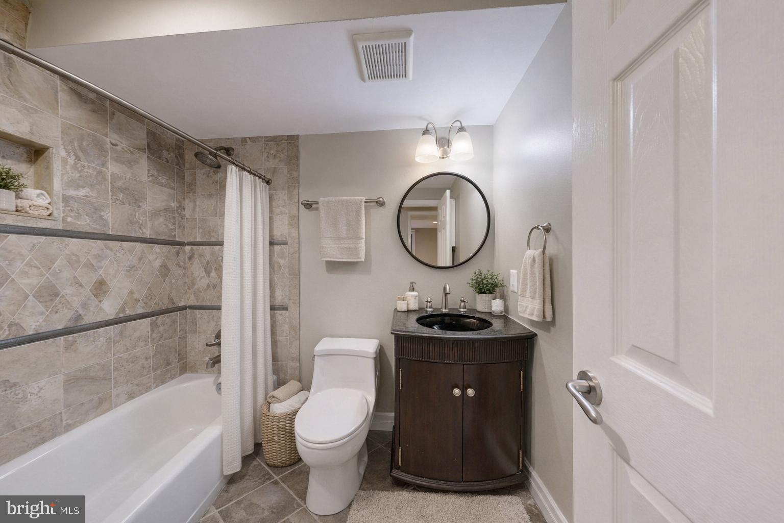 6 RHODE ISLAND AVENUE NW 2