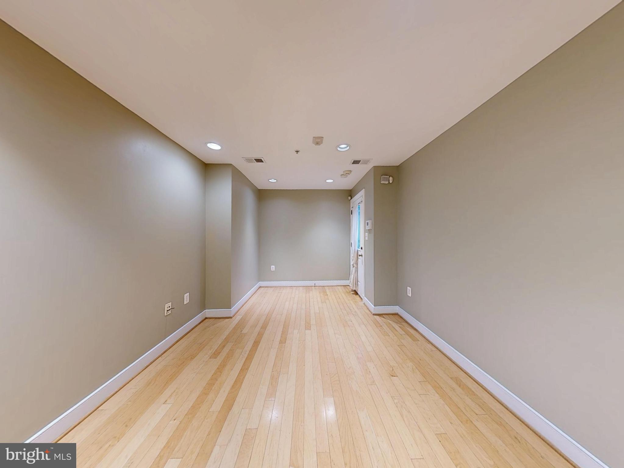 6 RHODE ISLAND AVENUE NW 2