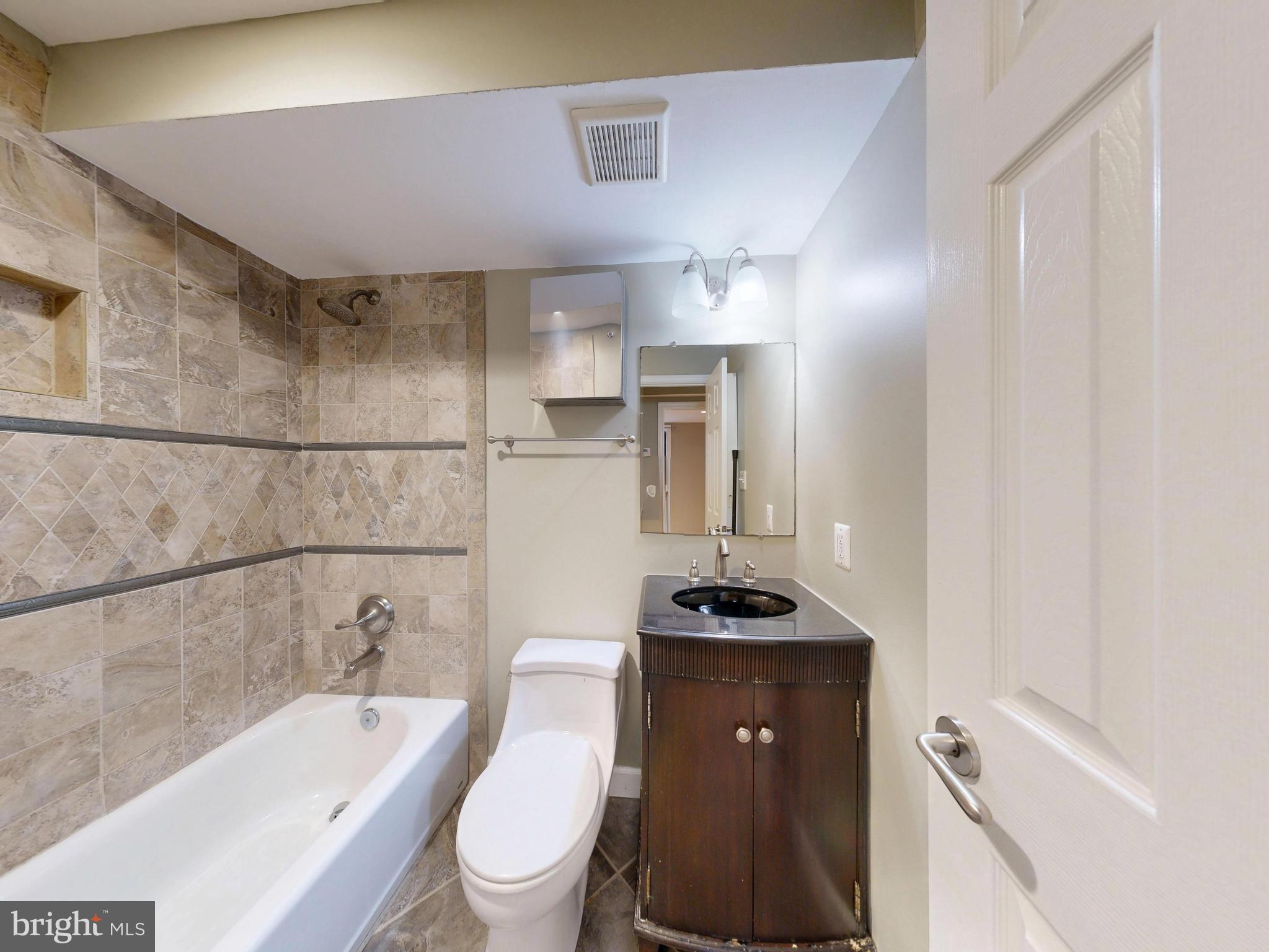 6 RHODE ISLAND AVENUE NW 2