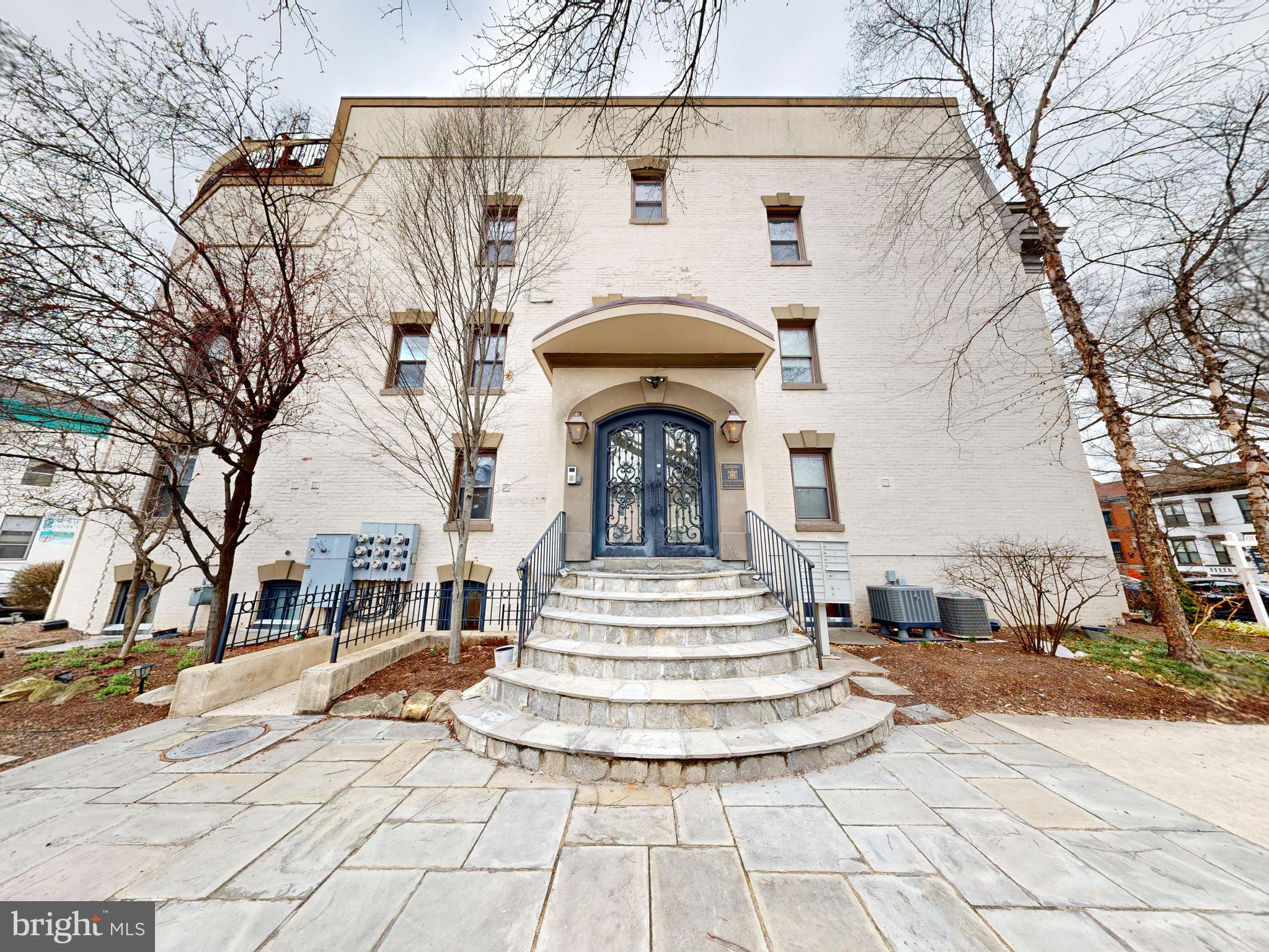 6 RHODE ISLAND AVENUE NW 2