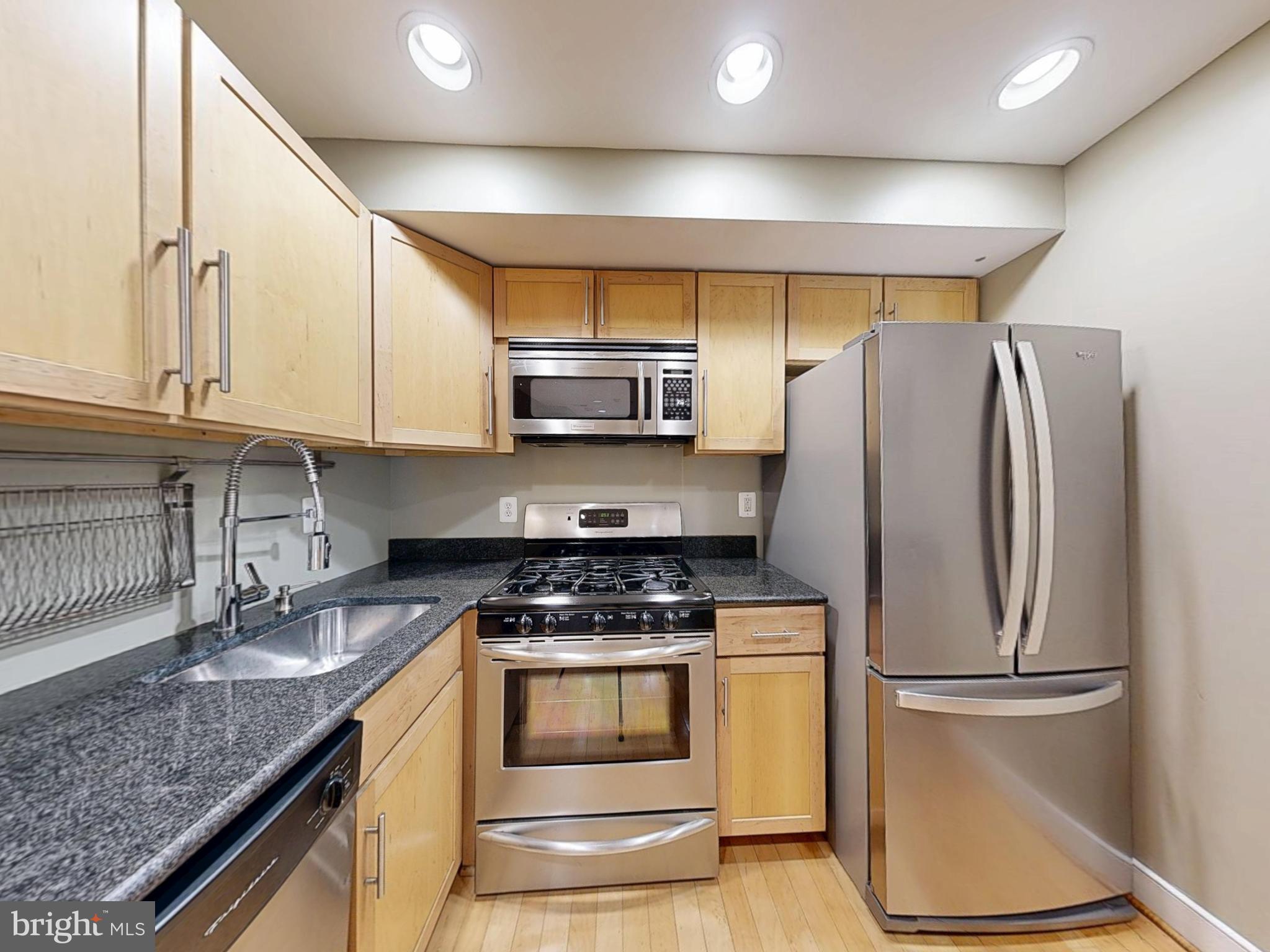 6 RHODE ISLAND AVENUE NW 2