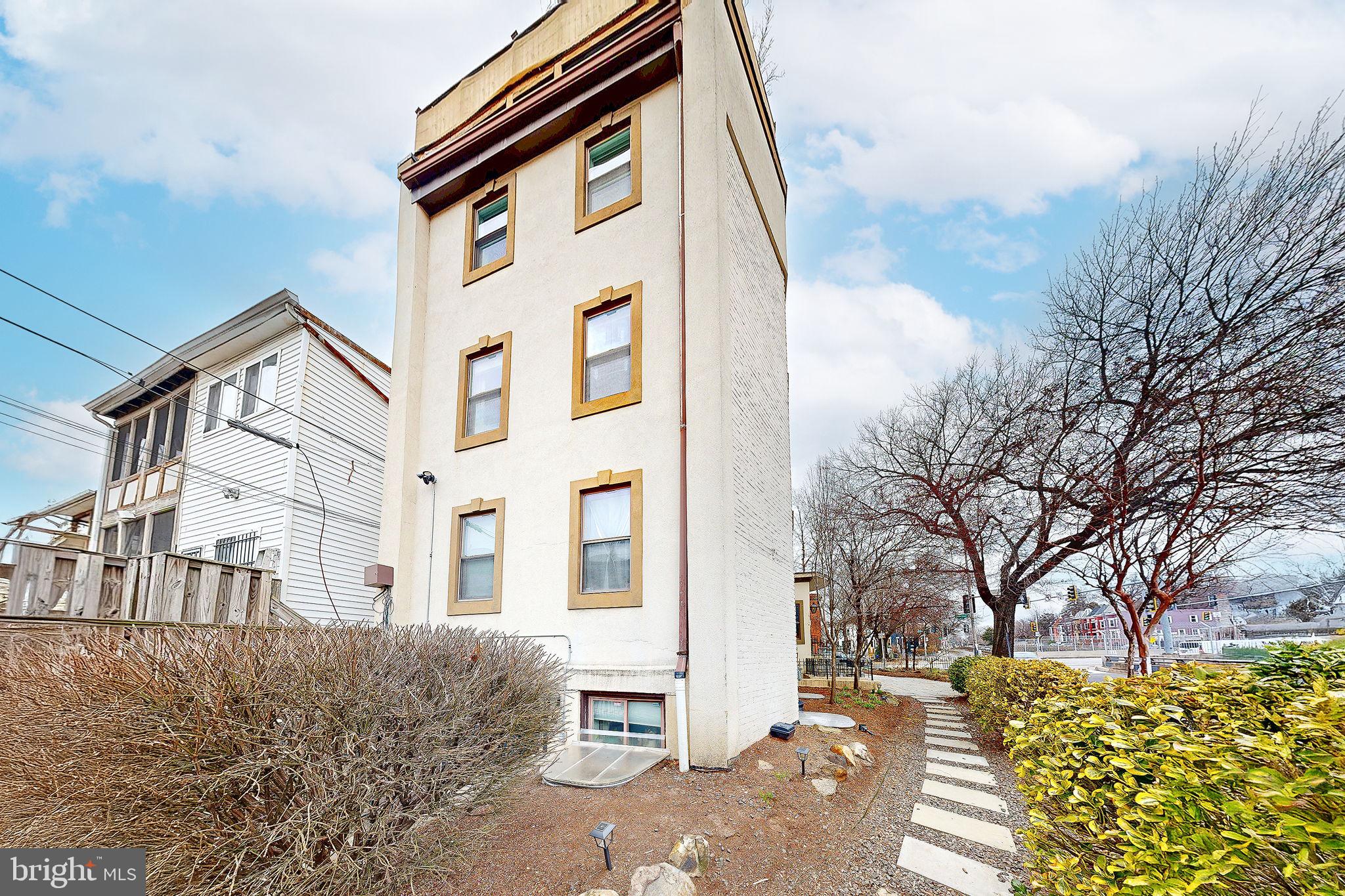 6 RHODE ISLAND AVENUE NW 2