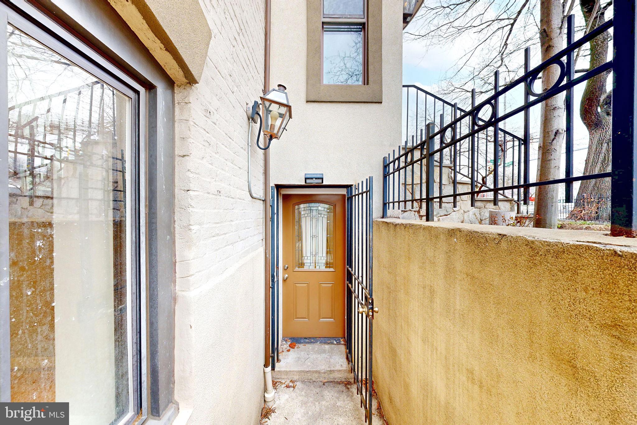 6 RHODE ISLAND AVENUE NW 2