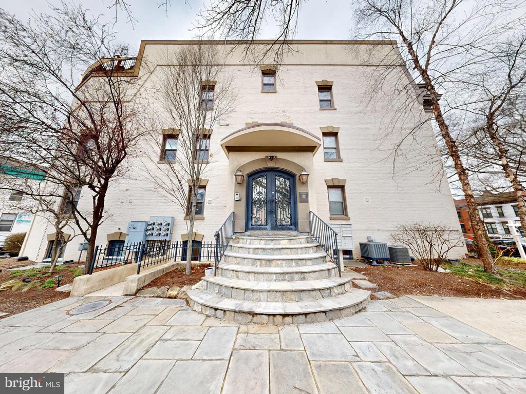 6 RHODE ISLAND AVENUE NW 2