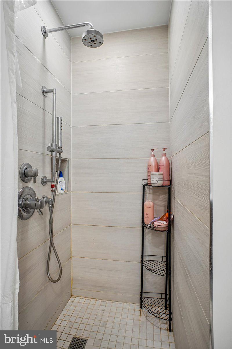 1211 VAN STREET SE 403