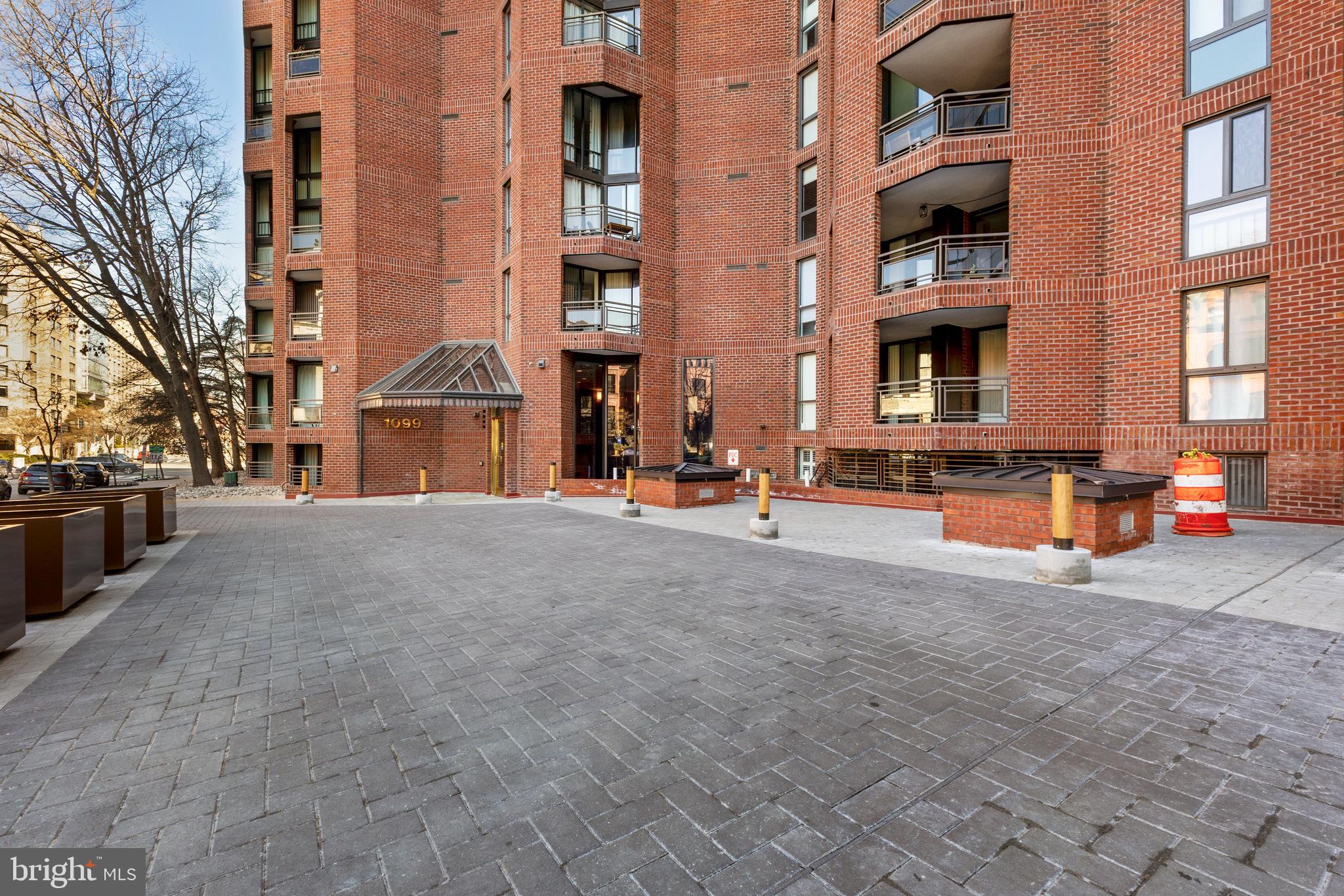 1099 22ND STREET NW 807