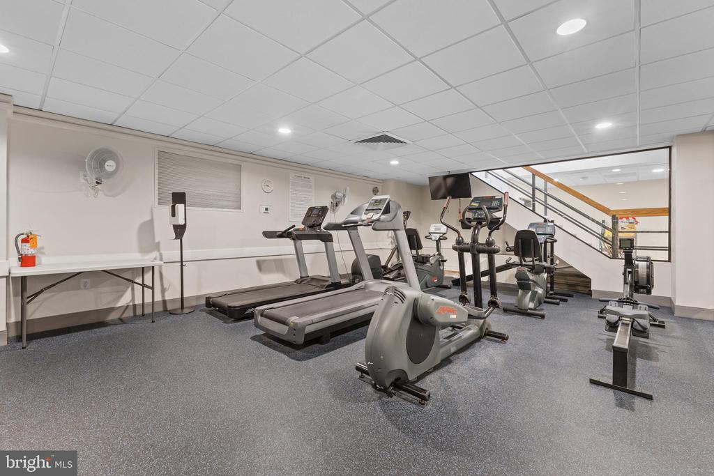 1099 22ND STREET NW 807
