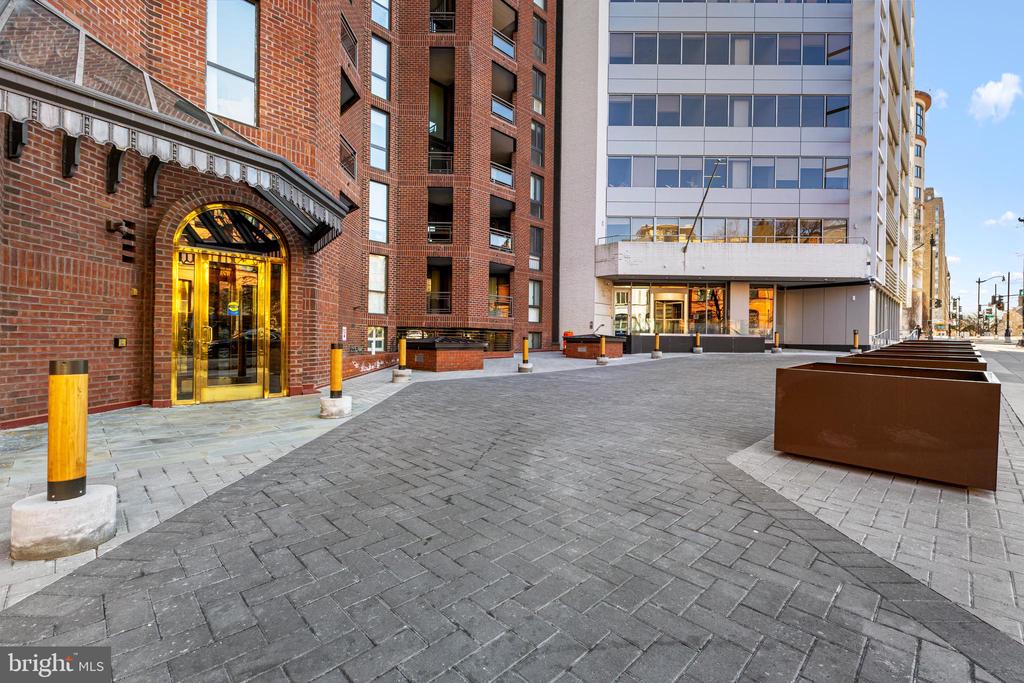1099 22ND STREET NW 807