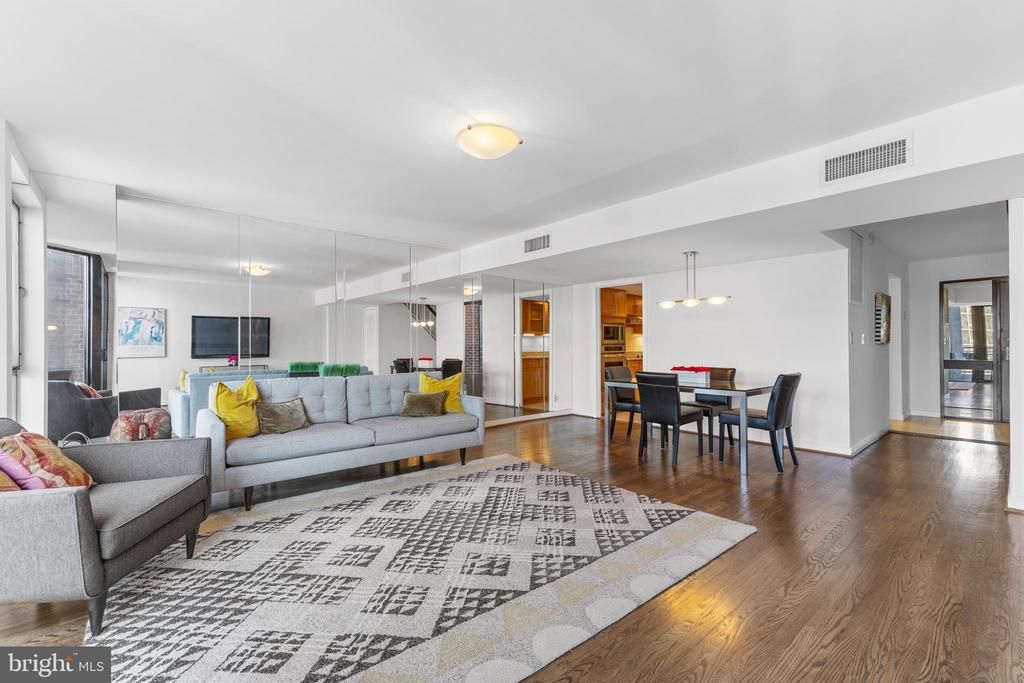 1099 22ND STREET NW 807