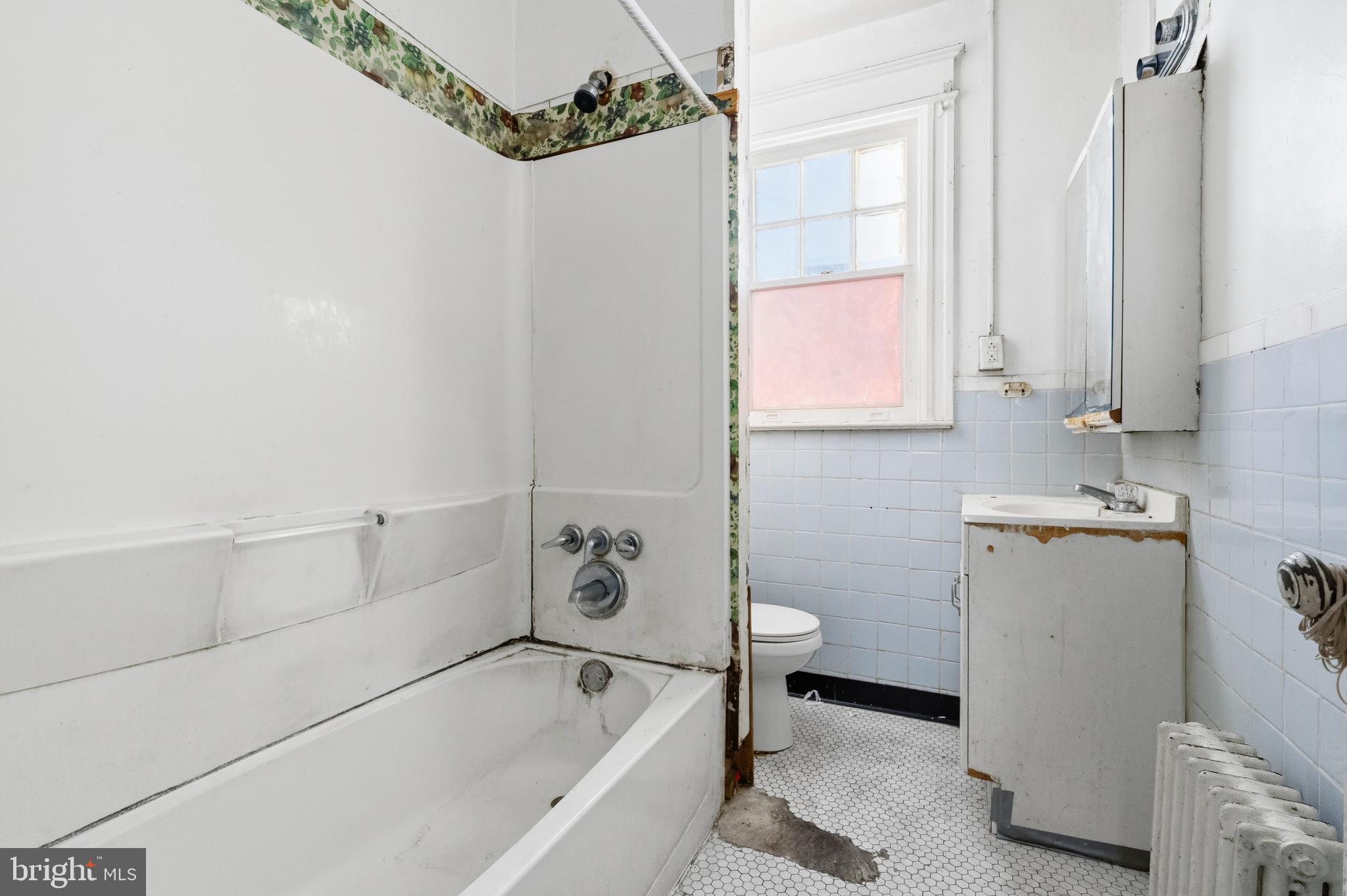 325 BRYANT STREET NE