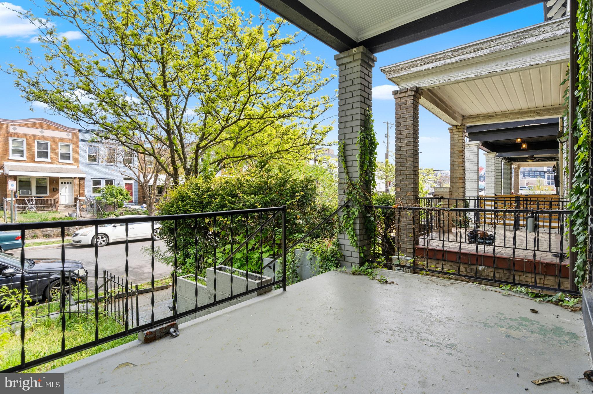 325 BRYANT STREET NE