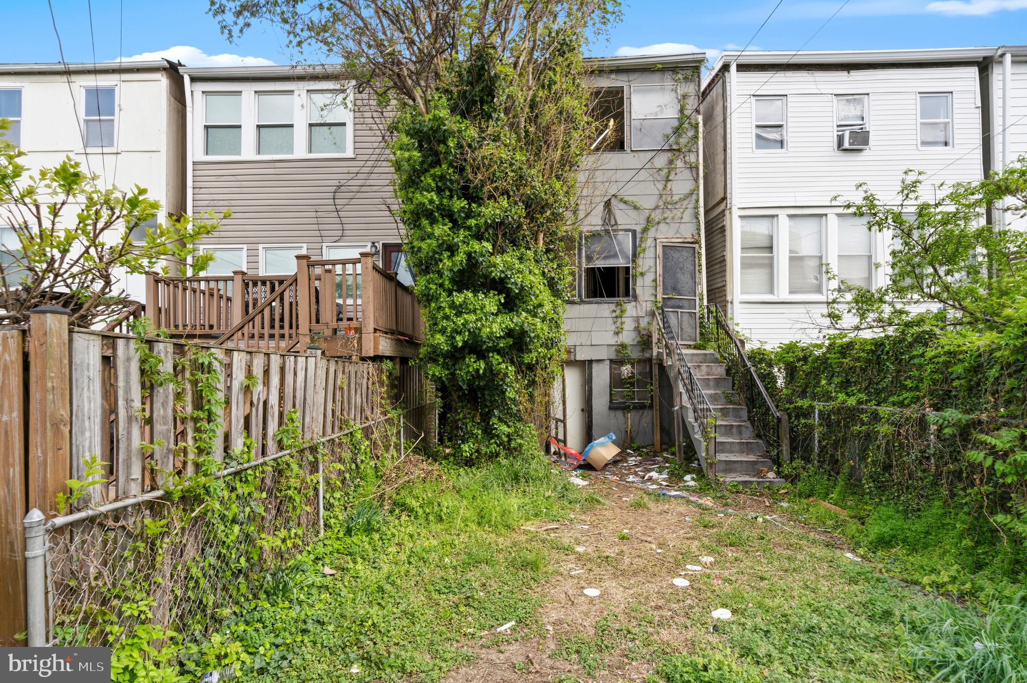 325 BRYANT STREET NE