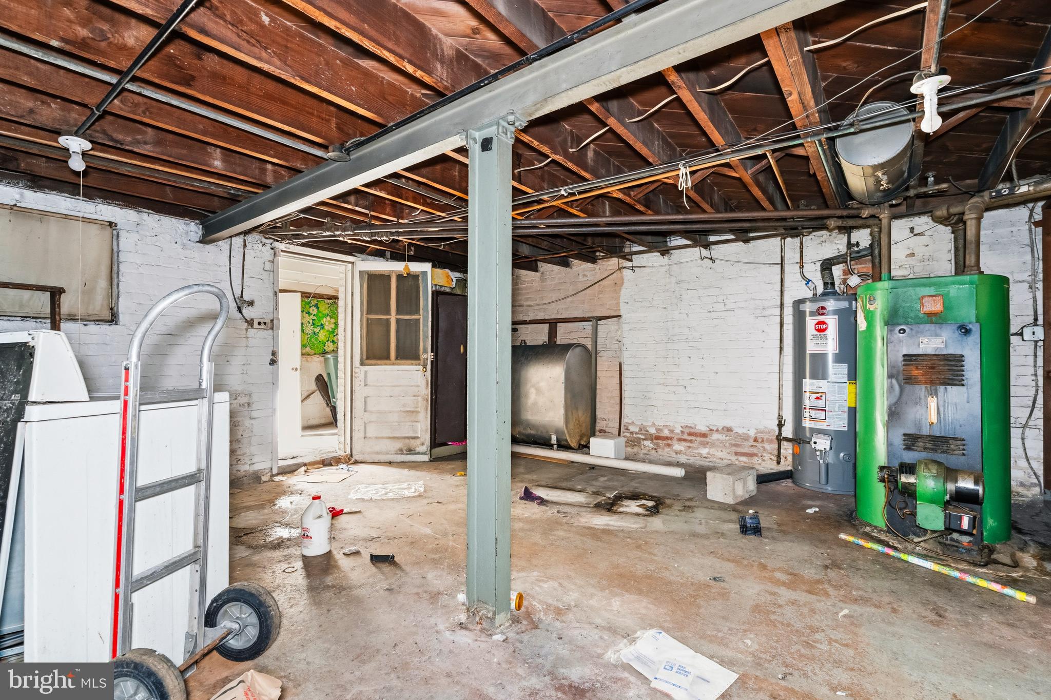 325 BRYANT STREET NE